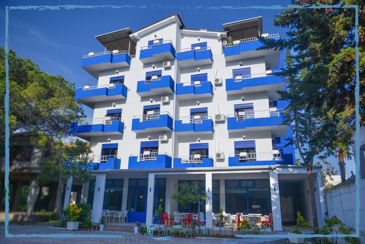 Blue Balcony Hotel Golem  Luaran gambar