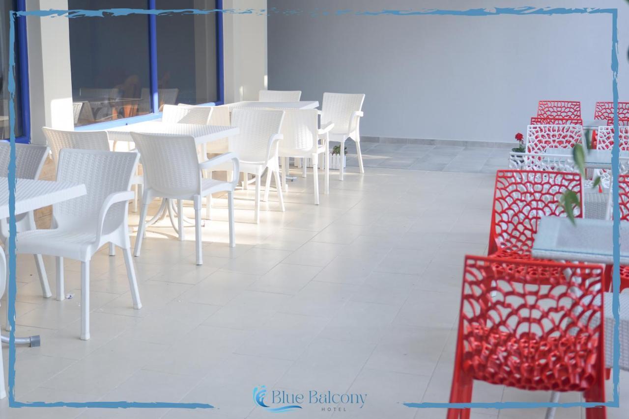 Blue Balcony Hotel Golem  Luaran gambar