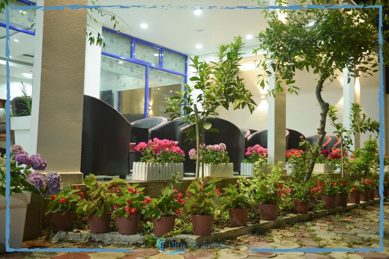 Blue Balcony Hotel Golem  Luaran gambar