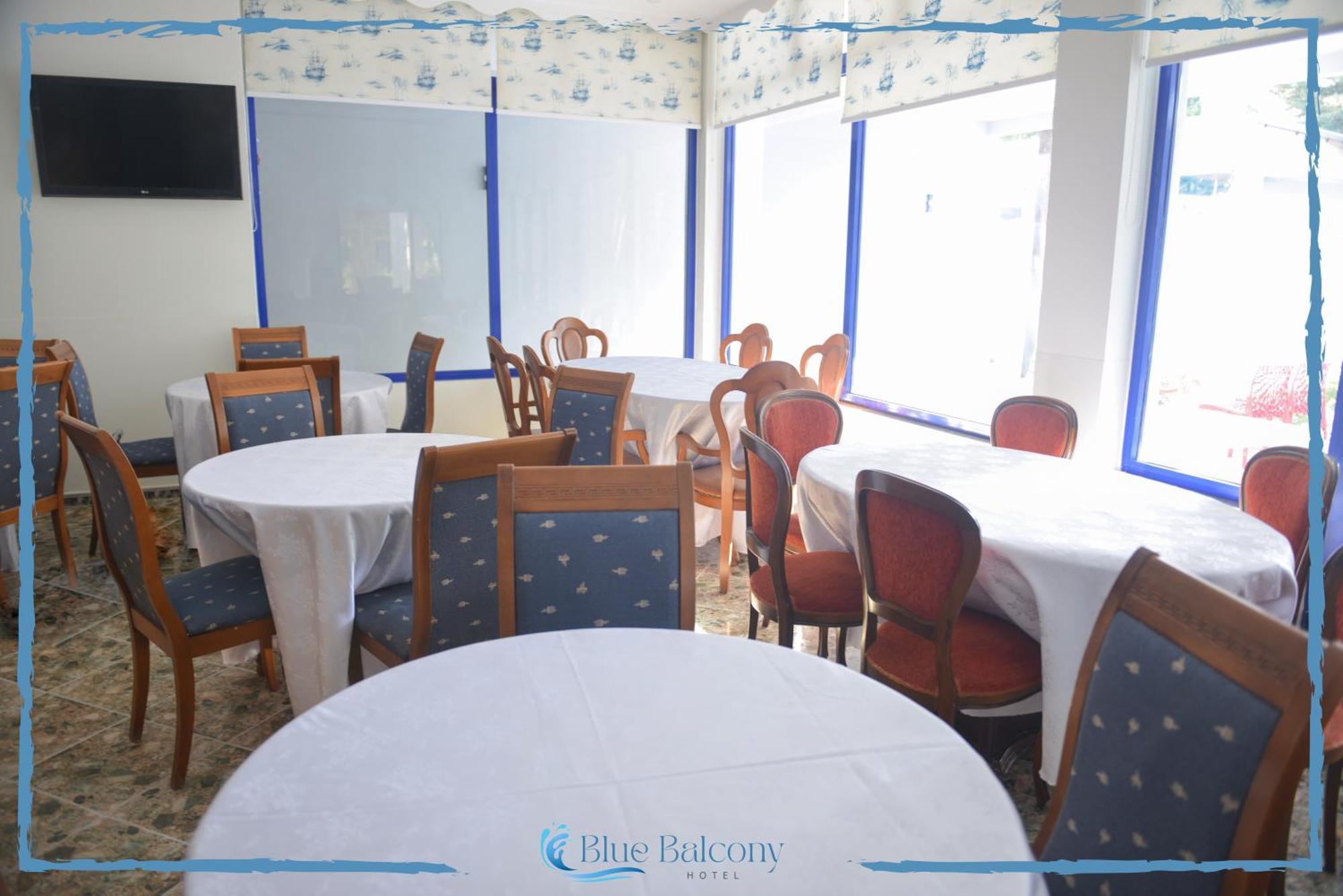 Blue Balcony Hotel Golem  Luaran gambar