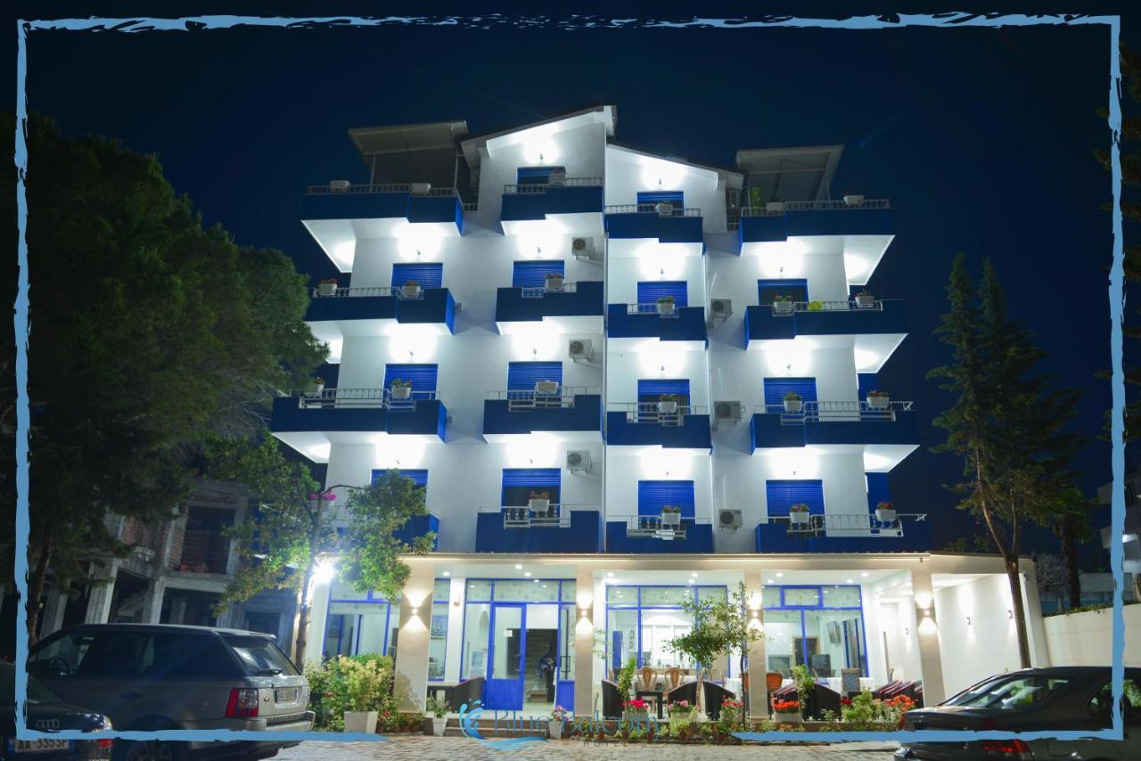 Blue Balcony Hotel Golem  Luaran gambar