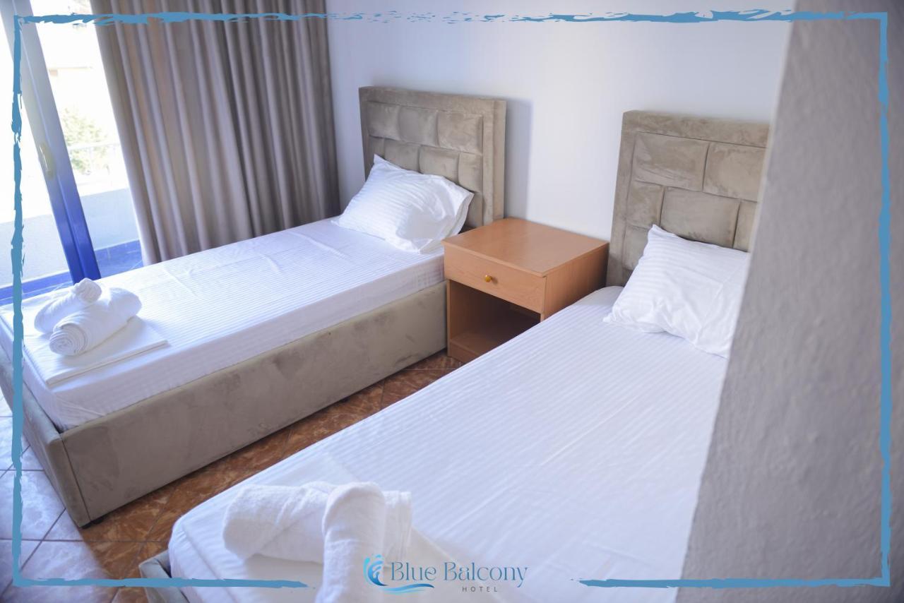 Blue Balcony Hotel Golem  Luaran gambar