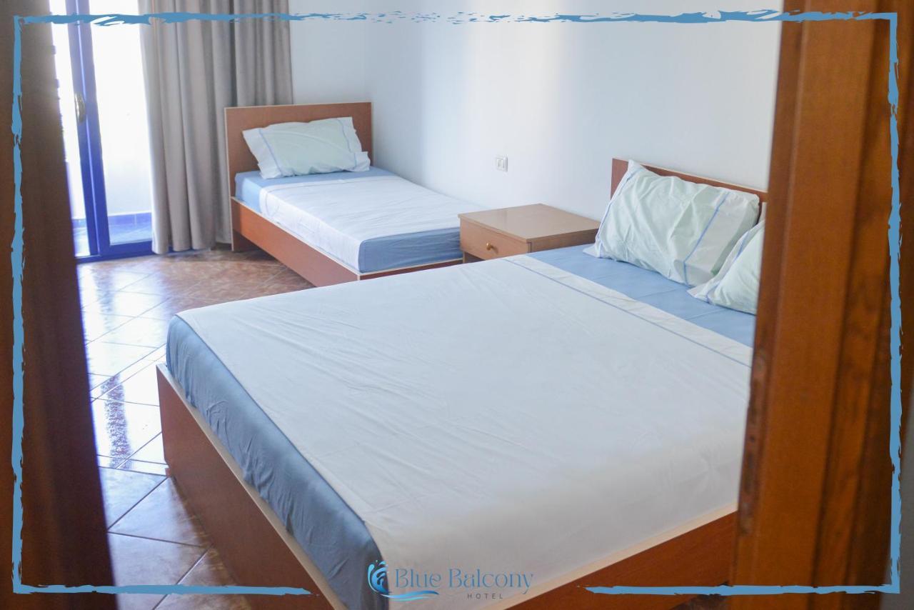 Blue Balcony Hotel Golem  Luaran gambar