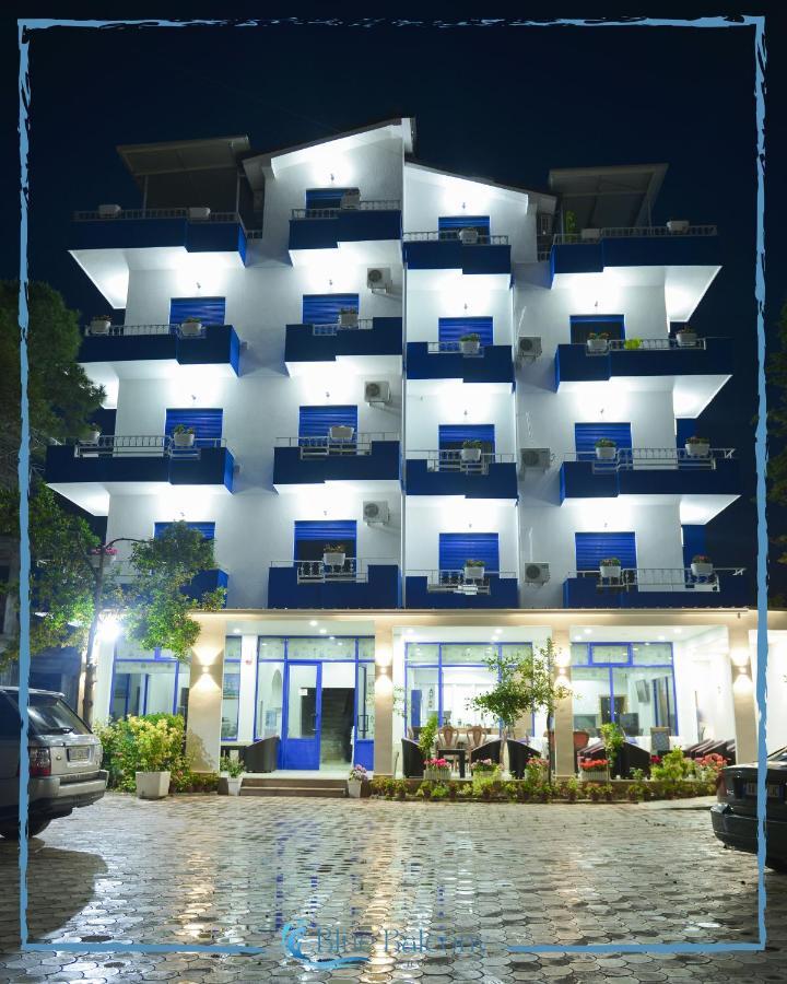 Blue Balcony Hotel Golem  Luaran gambar